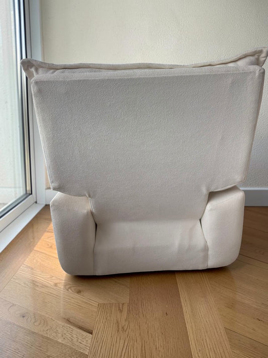 Sillón reclinable y mecedor Monaco de CASA GARRIDO Muebles en color blanco con diseño ergonómico y sostenible